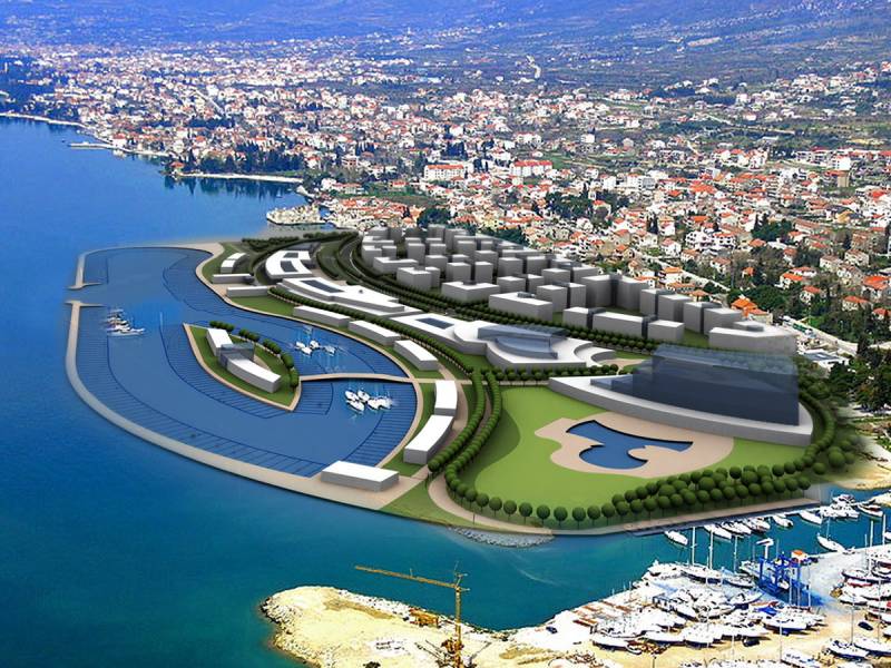 Luxury complex with port 